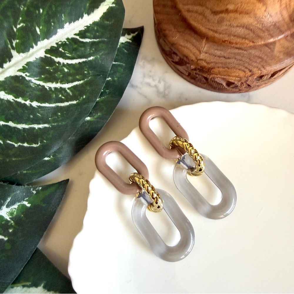 3/$22🩶 Acrylic Oval Nude Gold Clear Loop Earrings PREOWNED Bohemian Boho Jewelry
